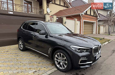 Внедорожник / Кроссовер BMW X5 2019 в 