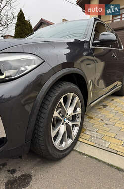 Внедорожник / Кроссовер BMW X5 2019 в 