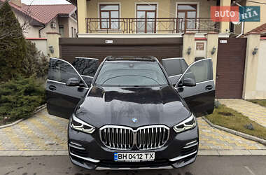 Внедорожник / Кроссовер BMW X5 2019 в 