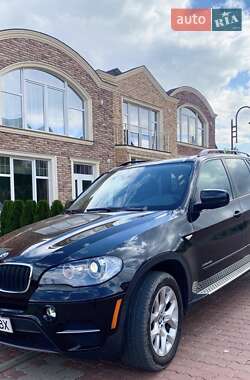 Внедорожник / Кроссовер BMW X5 2010 в Черновцах