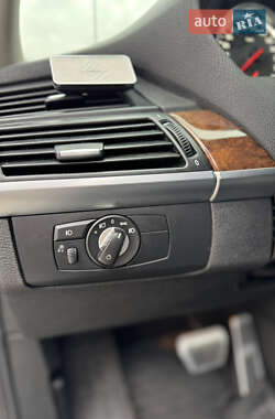 Позашляховик / Кросовер BMW X5 2011 в 