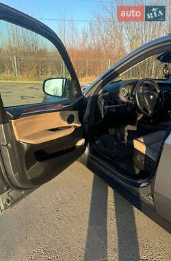 Позашляховик / Кросовер BMW X5 2009 в 