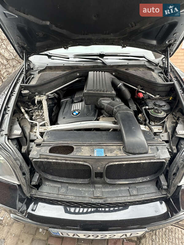 Внедорожник / Кроссовер BMW X5 2010 в Александрие