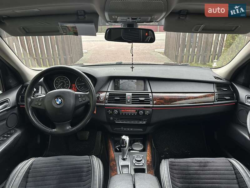Позашляховик / Кросовер BMW X5 2010 в Львові