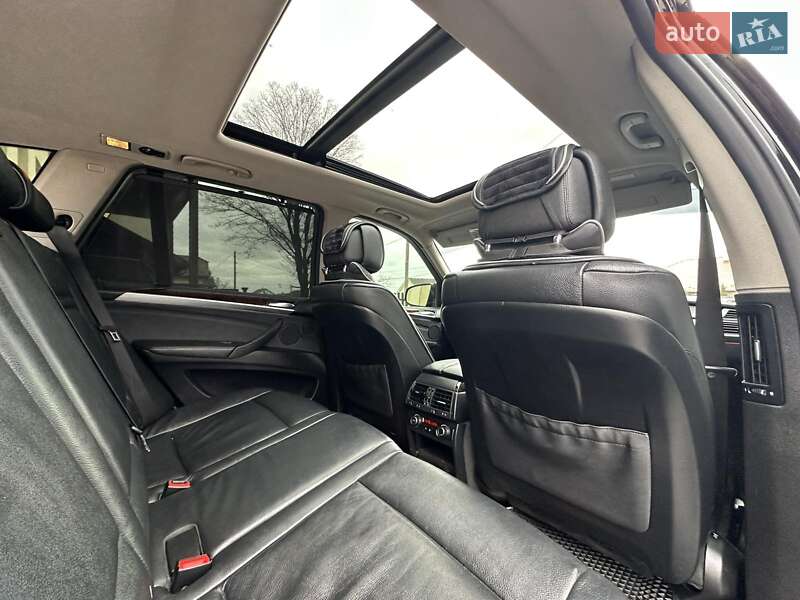 Позашляховик / Кросовер BMW X5 2010 в Львові
