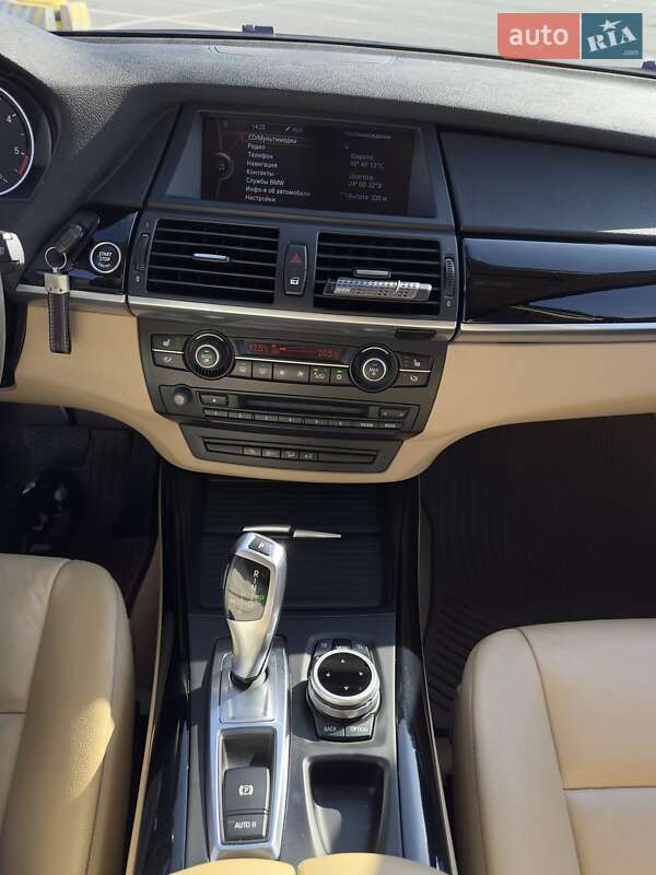 Позашляховик / Кросовер BMW X5 2010 в Львові