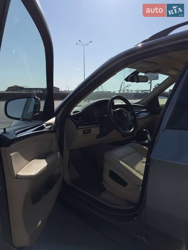 Позашляховик / Кросовер BMW X5 2010 в Львові