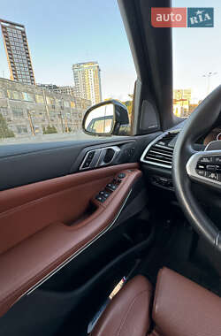 Позашляховик / Кросовер BMW X5 2022 в 