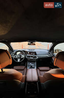 Позашляховик / Кросовер BMW X5 2022 в 