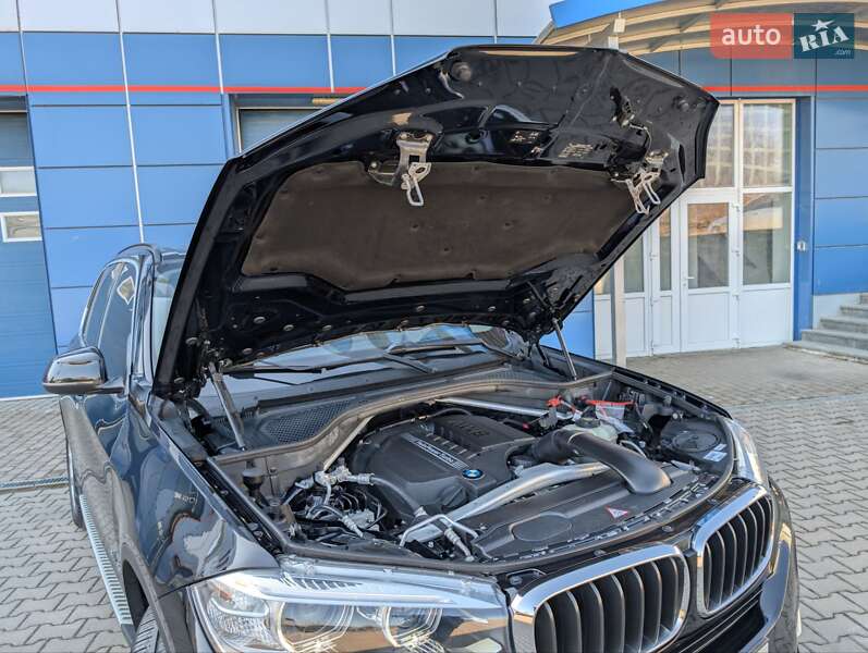 Позашляховик / Кросовер BMW X5 2015 в Косові