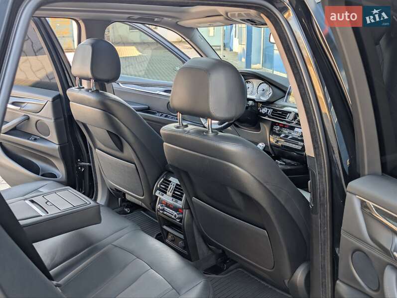 Позашляховик / Кросовер BMW X5 2015 в Косові