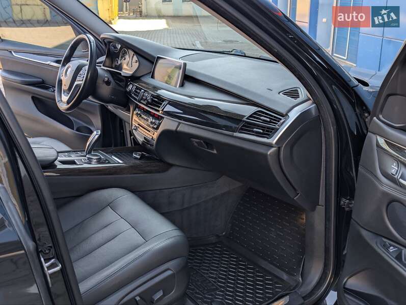 Позашляховик / Кросовер BMW X5 2015 в Косові