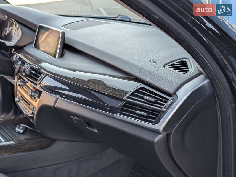 Позашляховик / Кросовер BMW X5 2015 в Косові