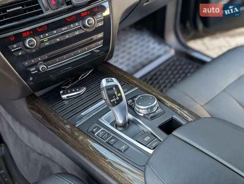 Позашляховик / Кросовер BMW X5 2015 в Косові