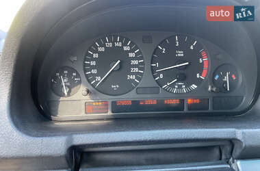 Позашляховик / Кросовер BMW X5 2004 в 
