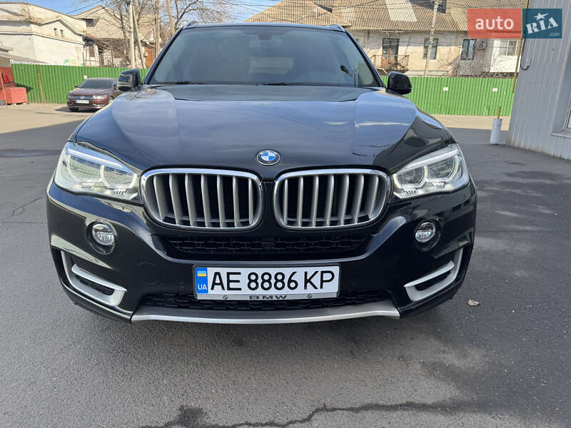 Позашляховик / Кросовер BMW X5 2014 в 