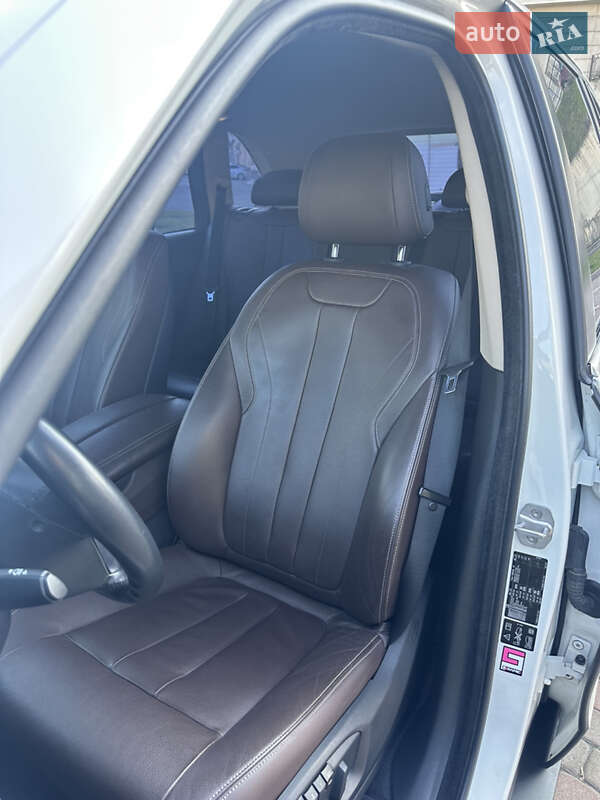Позашляховик / Кросовер BMW X5 2015 в Києві