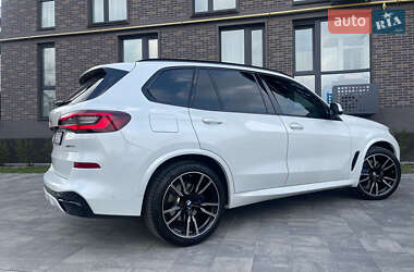 Позашляховик / Кросовер BMW X5 2022 в 