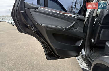 Позашляховик / Кросовер BMW X5 2010 в 
