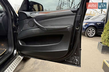 Позашляховик / Кросовер BMW X5 2010 в 