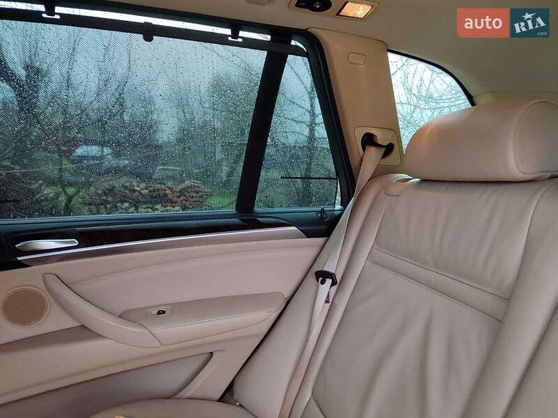 Внедорожник / Кроссовер BMW X5 2011 в Новомосковске