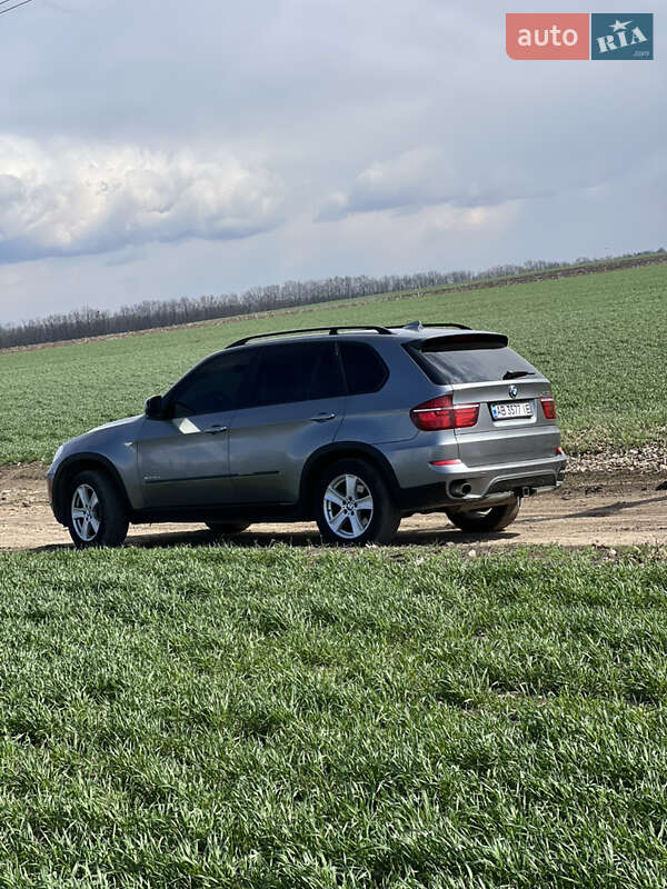 Позашляховик / Кросовер BMW X5 2012 в 