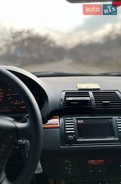 Внедорожник / Кроссовер BMW X5 2004 в 