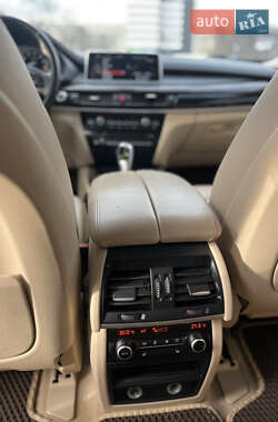 Внедорожник / Кроссовер BMW X5 2015 в 