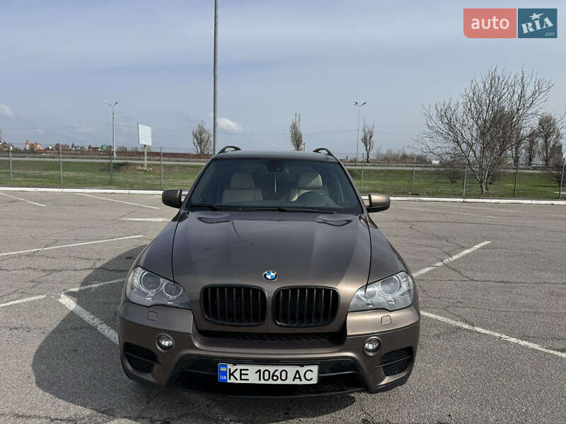 Внедорожник / Кроссовер BMW X5 2010 в Новомосковске