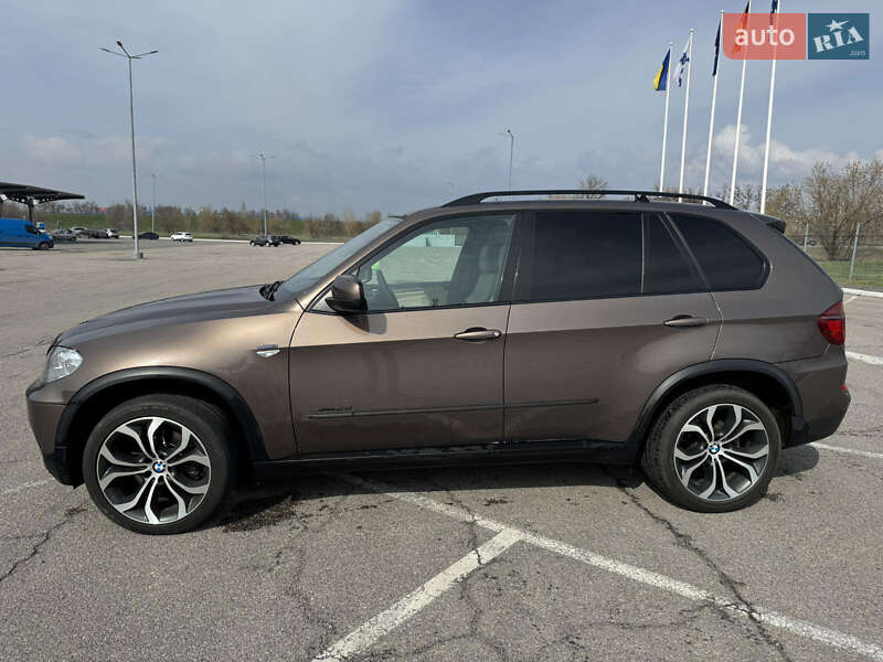 Внедорожник / Кроссовер BMW X5 2010 в Новомосковске