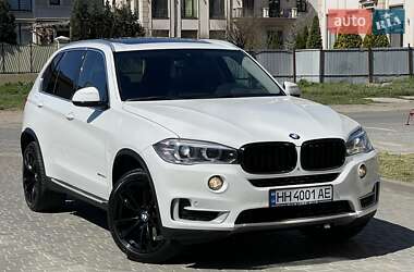 Позашляховик / Кросовер BMW X5 2016 в 