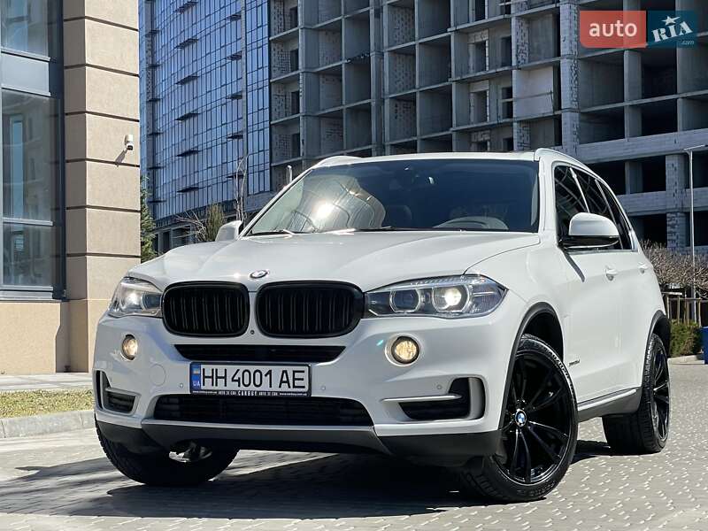 Позашляховик / Кросовер BMW X5 2016 в 