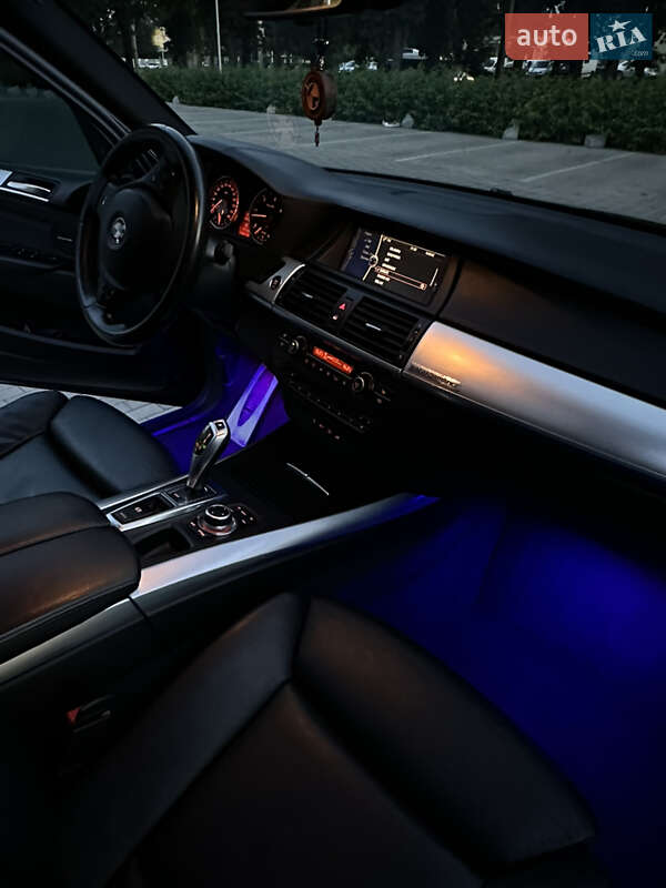 Внедорожник / Кроссовер BMW X5 2011 в 