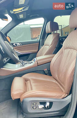 Позашляховик / Кросовер BMW X5 2021 в 