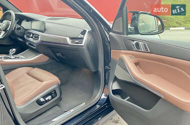 Позашляховик / Кросовер BMW X5 2021 в 