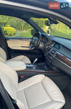 Внедорожник / Кроссовер BMW X5 2011 в 