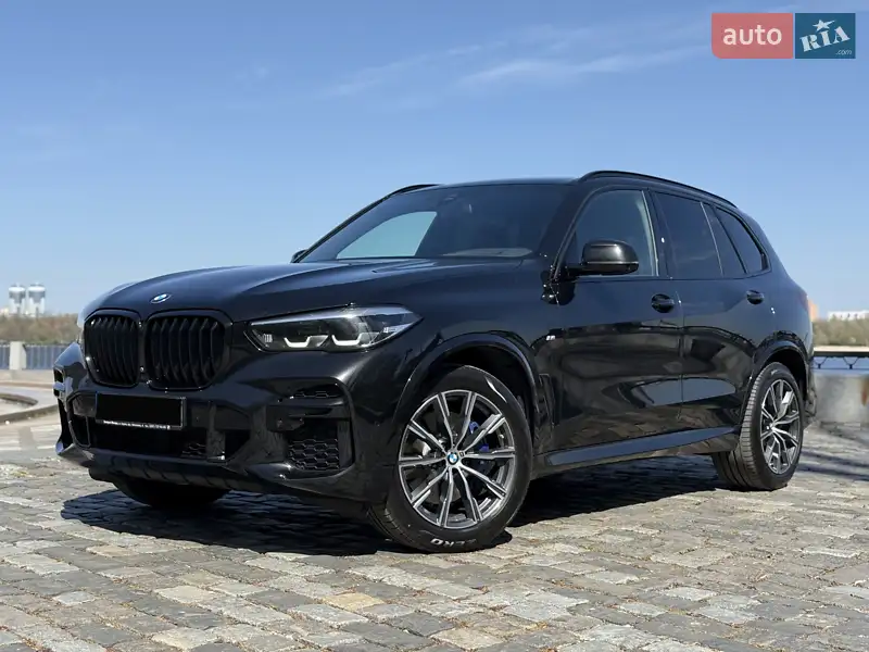 Позашляховик / Кросовер BMW X5 2022 в 