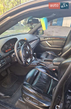 Внедорожник / Кроссовер BMW X5 2001 в 