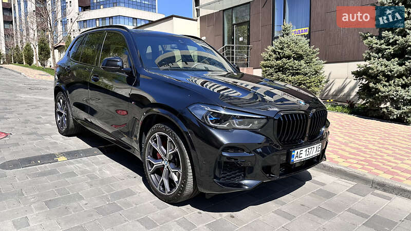 Позашляховик / Кросовер BMW X5 2022 в 