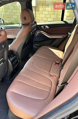 Позашляховик / Кросовер BMW X5 2022 в 