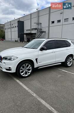 Внедорожник / Кроссовер BMW X5 2015 в 