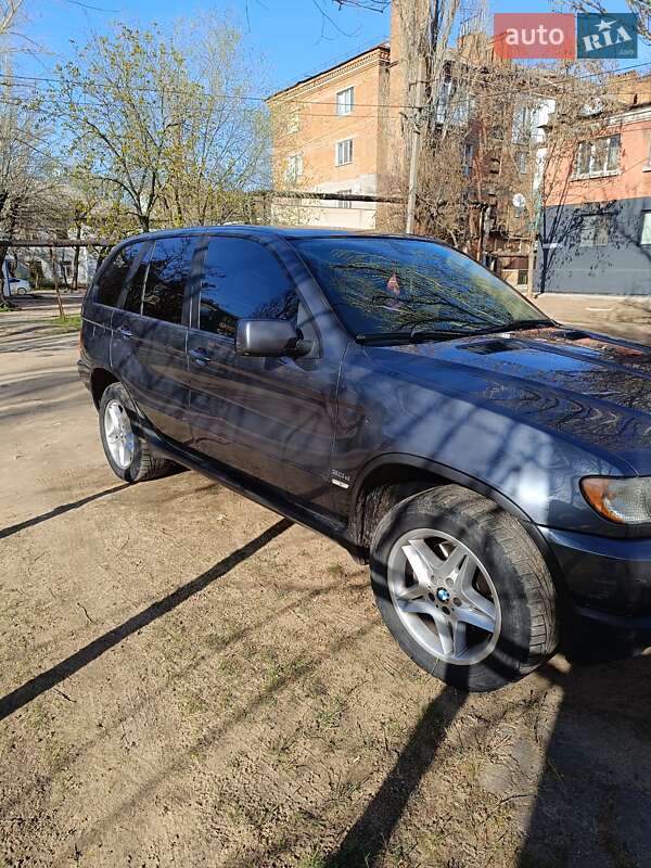 Внедорожник / Кроссовер BMW X5 2003 в Николаеве