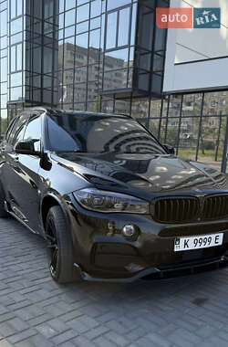 Позашляховик / Кросовер BMW X5 2015 в 