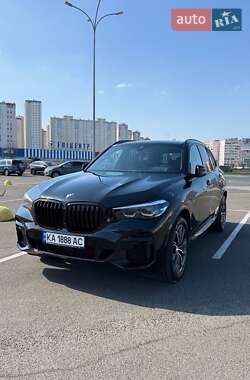 Позашляховик / Кросовер BMW X5 2021 в 
