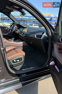 Позашляховик / Кросовер BMW X5 2021 в 