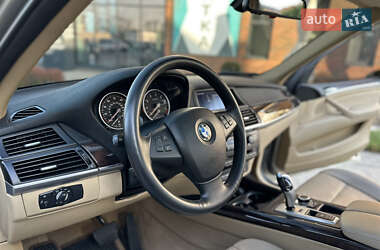 Позашляховик / Кросовер BMW X5 2010 в 