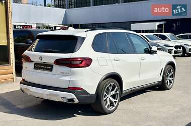 Внедорожник / Кроссовер BMW X5 2019 в 
