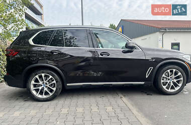 Внедорожник / Кроссовер BMW X5 2021 в 