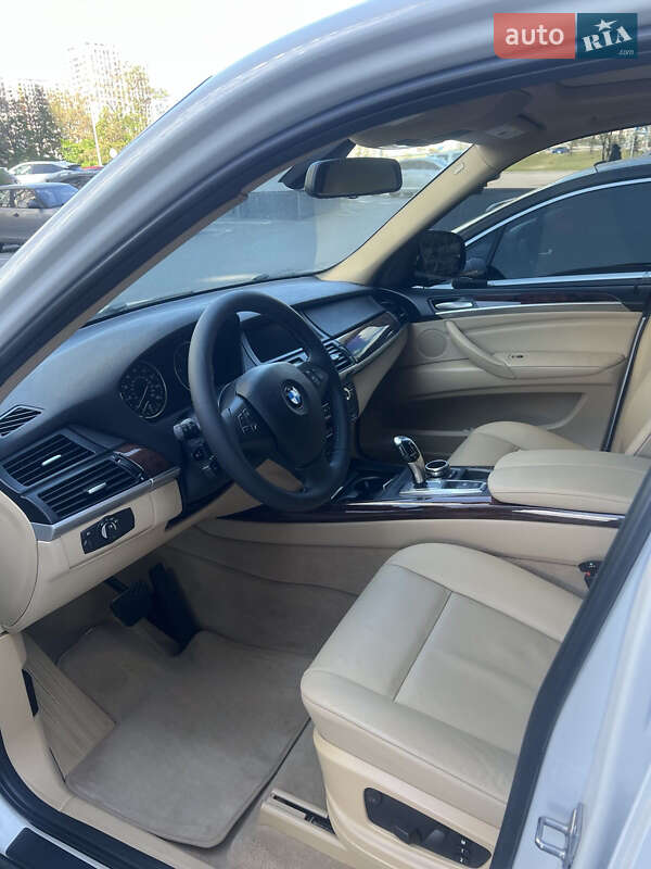 Внедорожник / Кроссовер BMW X5 2012 в Киеве