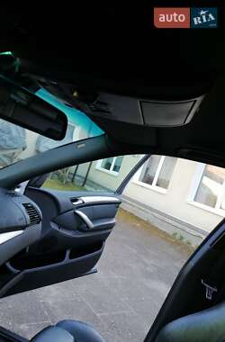 Позашляховик / Кросовер BMW X5 2003 в 